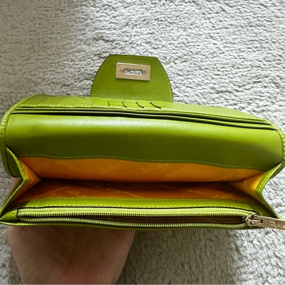 ❌SOLD❌Salvatore Ferragamo Gancini Green Leather Long Bifold Wallet - Picture 10 of 11